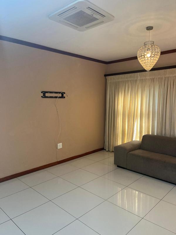 To Let 1 Bedroom Property for Rent in Golf View North West